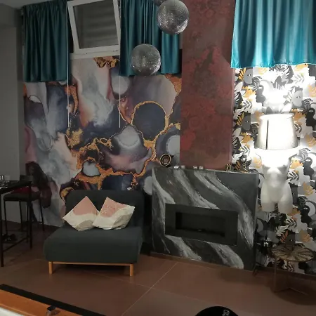 Apartment Luxurya *