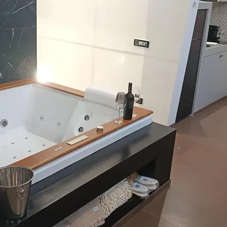 Apartment Luxurya *